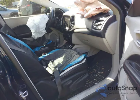 2019 Jeep Compass Limited 4X4 z USA, uszkodzony, nr VIN 3C4NJDCB1KT680147